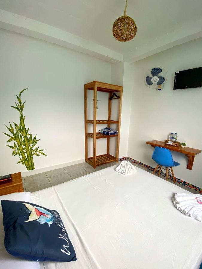 Whale House Hotel Puerto Lopez Exterior photo