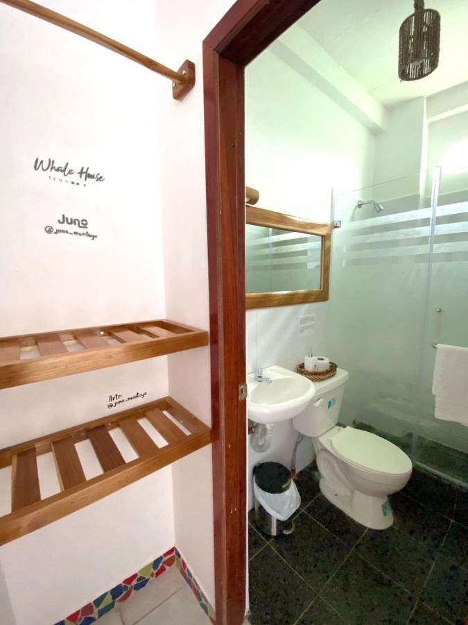 Whale House Hotel Puerto Lopez Exterior photo
